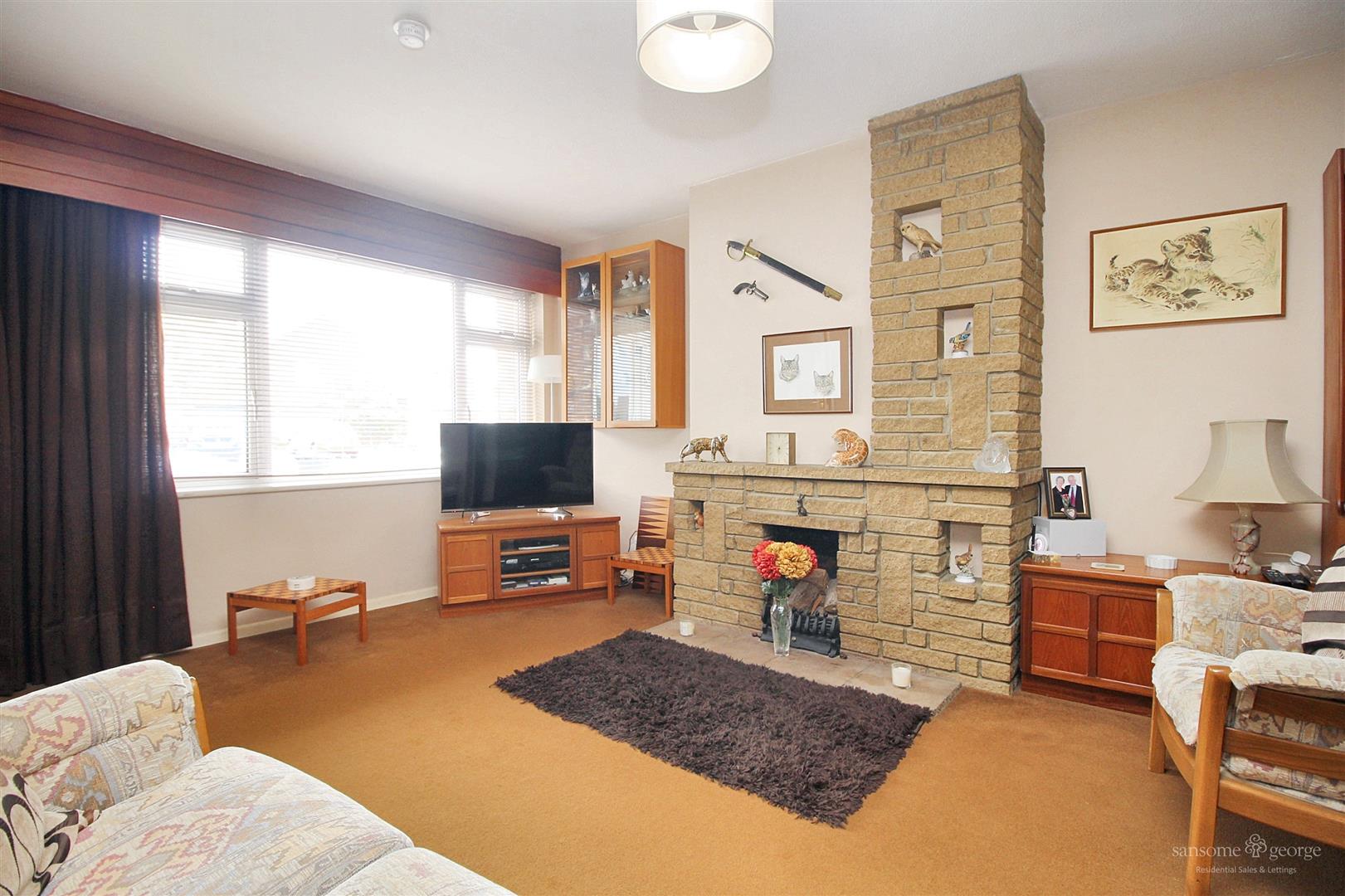 Fitzroy Crescent, Woodley, Reading
